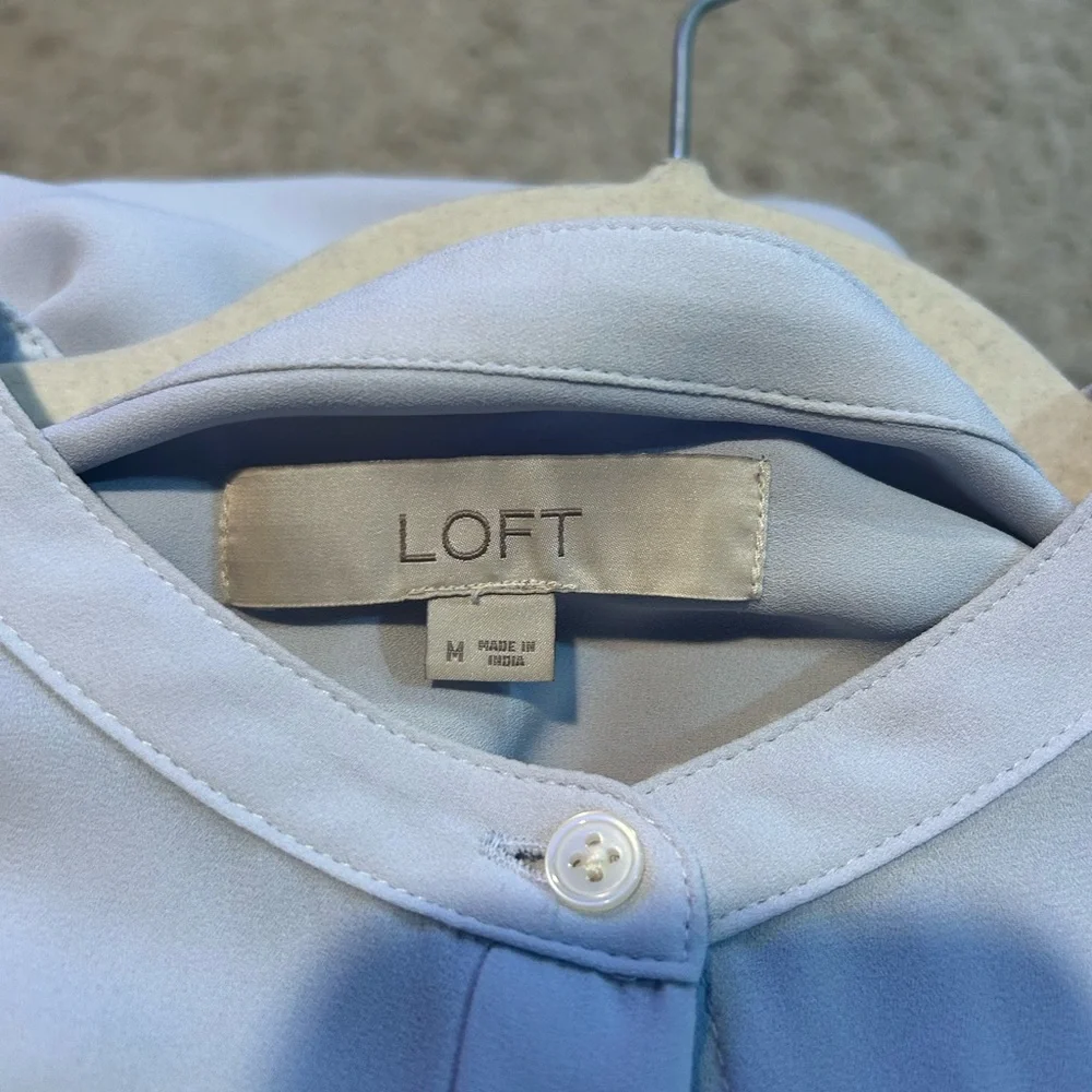 LOFT Women’s Baby blue Button Up long sleeve shirt - Picture 5 of 5